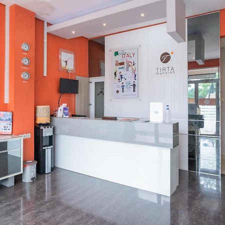 Reddoorz At Tirta Mansion Paramount Gading Cicayur Exterior photo